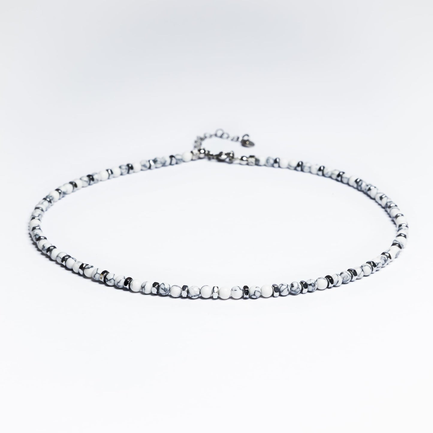 Silence Necklace in White Aulite