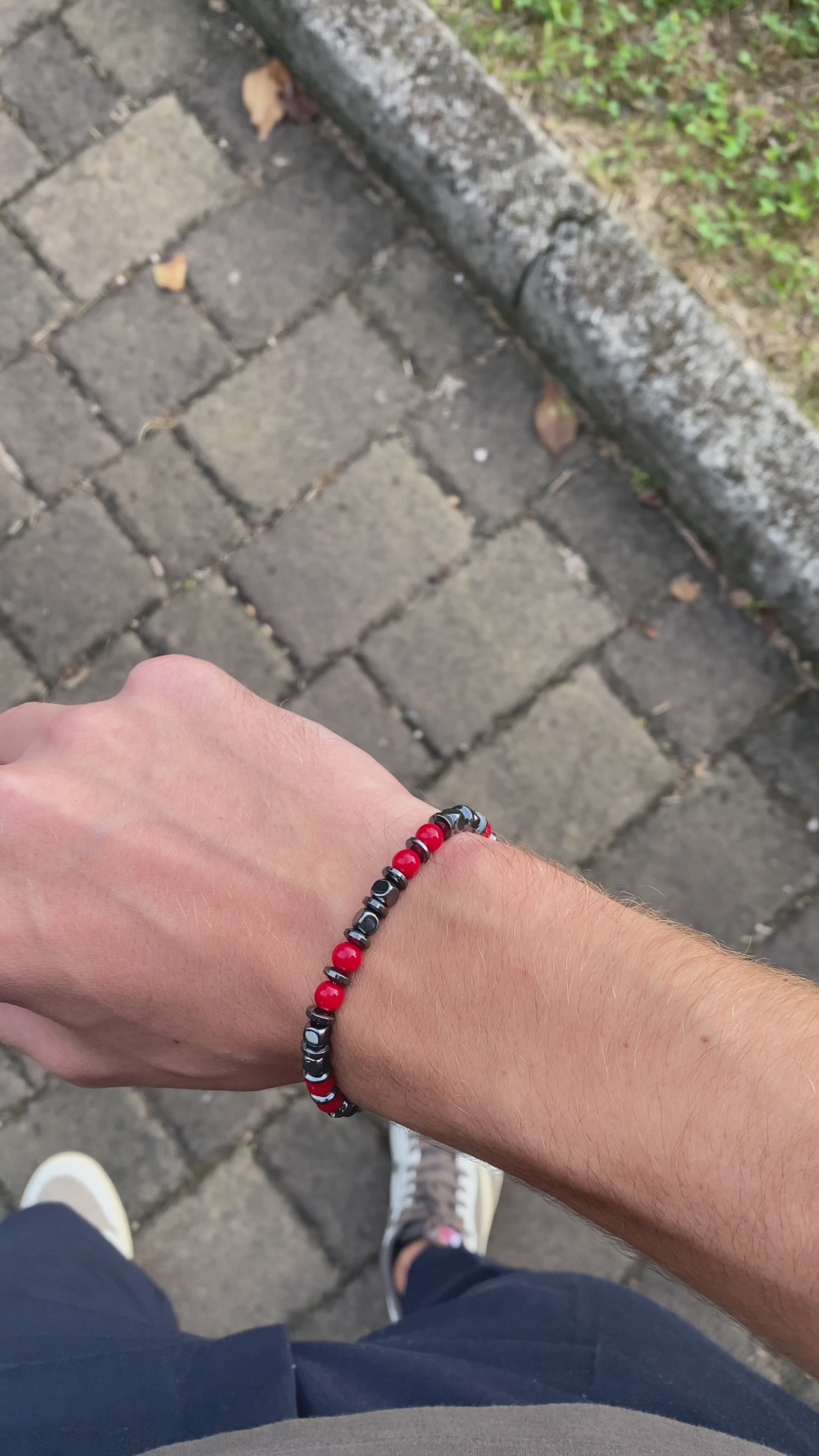 Carica video: Bracciale Rossoneri
