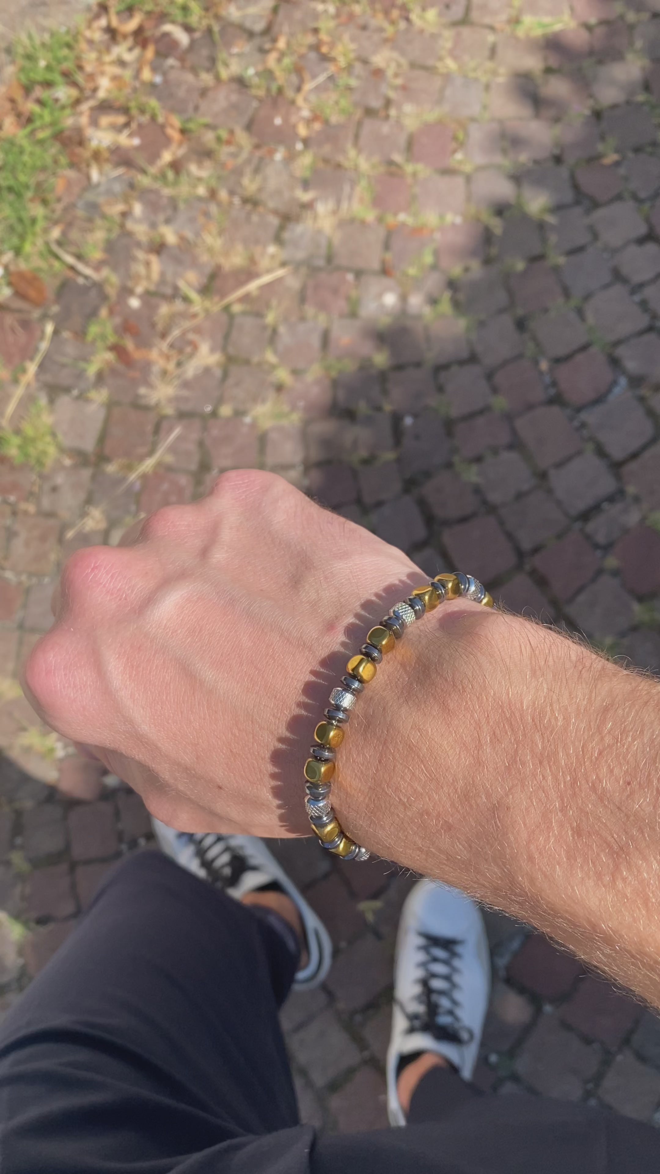Carica video: Bracciale Navàl in Ematite color Oro