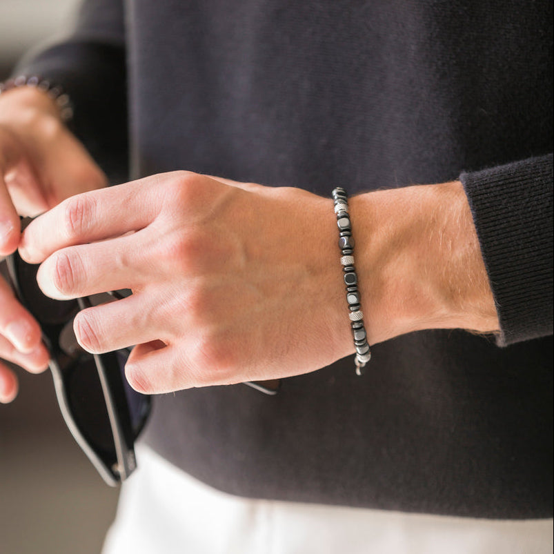 Navàl bracelet in hematite