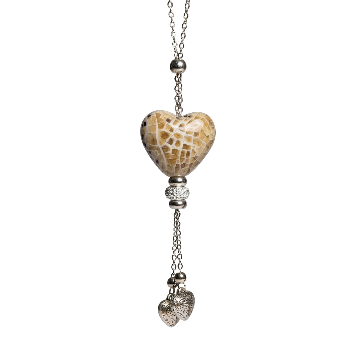 Collana donna sfondo bianco artigianale