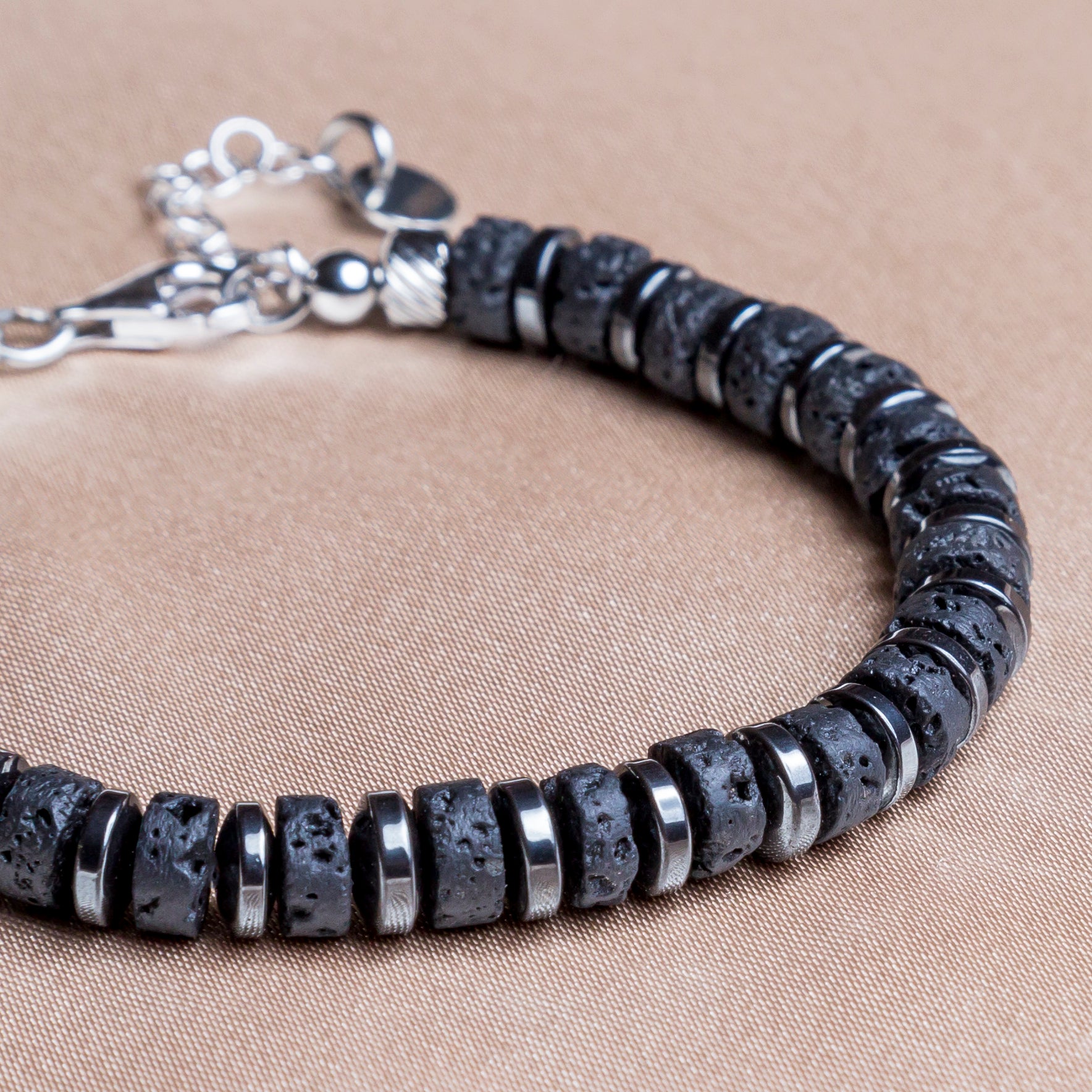 Bracciale Magma | Argento 925 & Pietra Lavica & Ematite