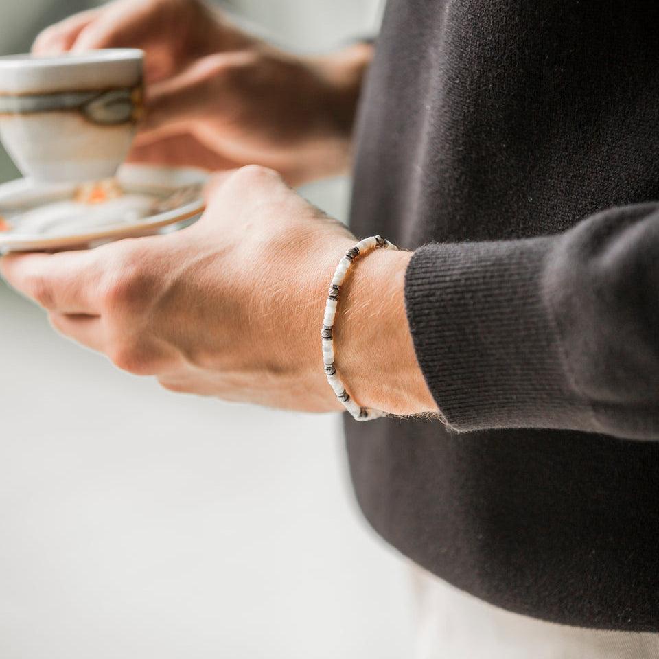 Bracciale Solenne in madre perla bianca