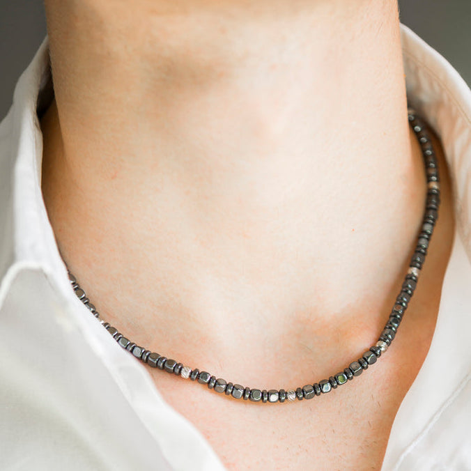 Collana Navàl in ematite