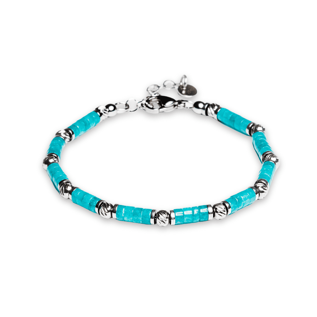 Bracciale Mira in quarzo azzurro naturale su sfondo bianco, Lab93Studio