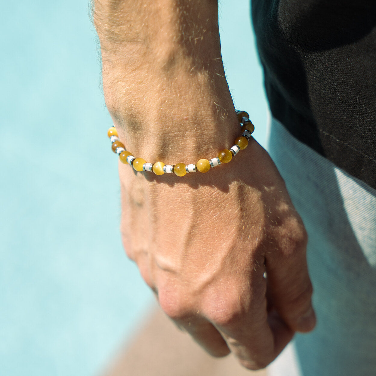 Bracciale Sabbia in occhio di tigre giallo e madreperla bianca | 4-6mm