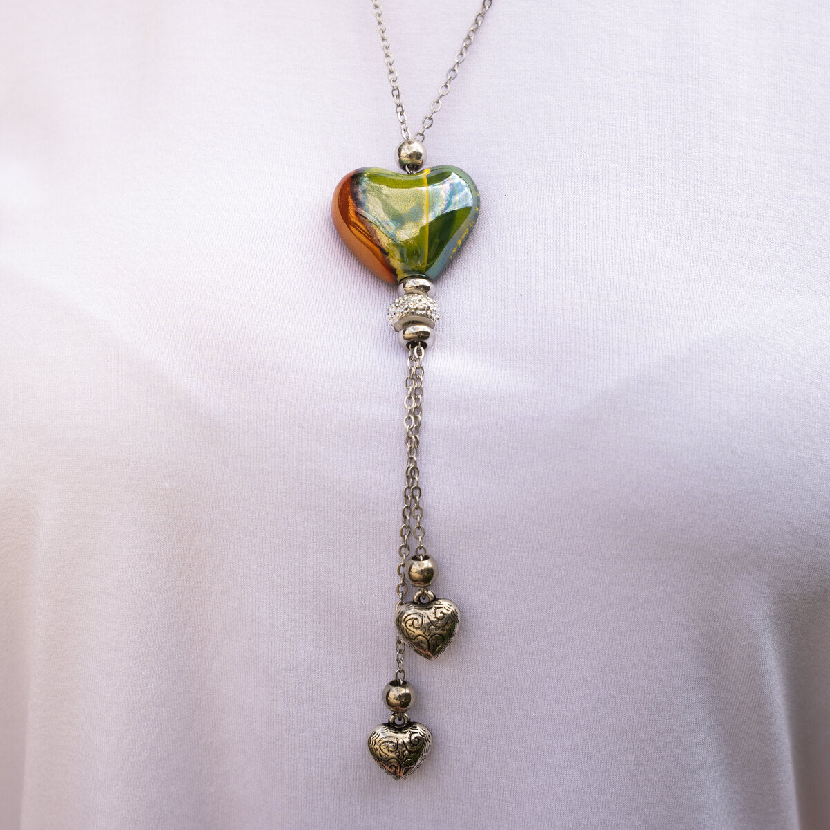Collana artigianale in ceramica da donna foto dei dettagli