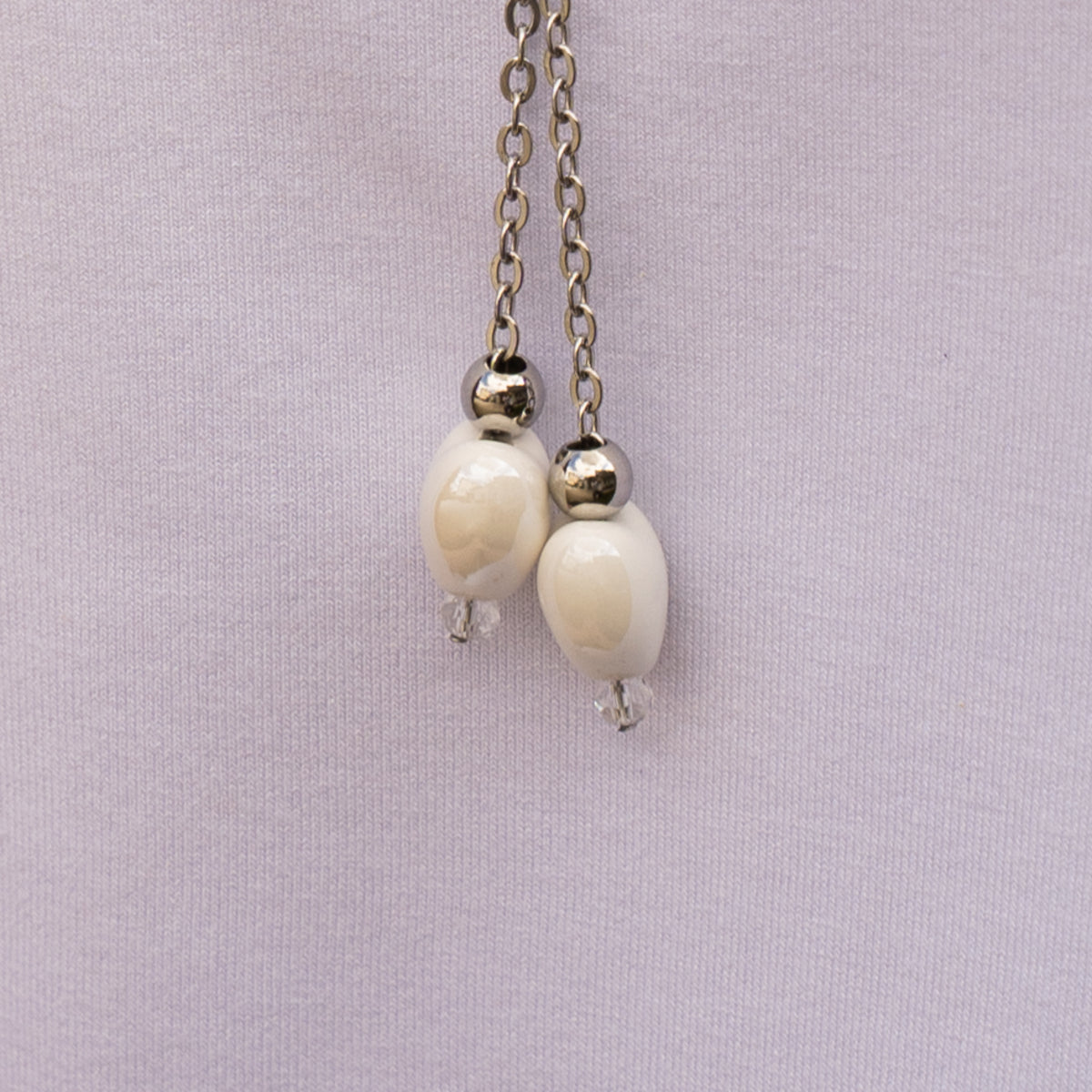 Collana artigianale in ceramica da donna foto dei dettagli
