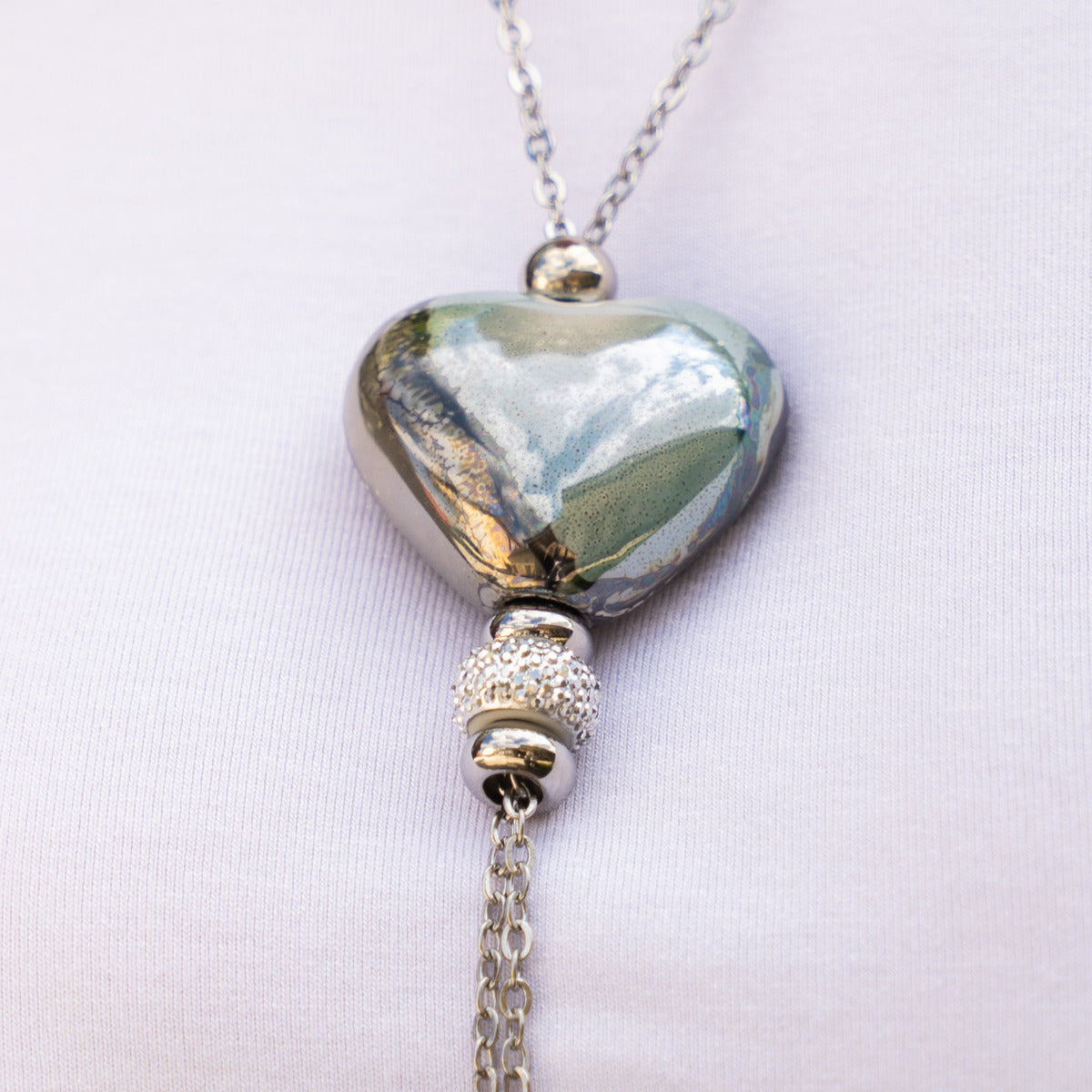 Collana artigianale in ceramica da donna foto dei dettagli