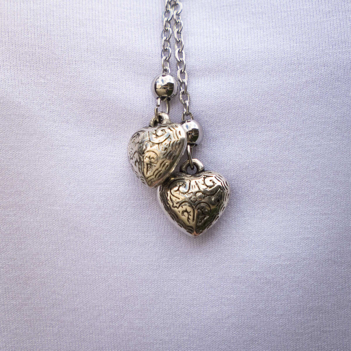 Collana artigianale in ceramica da donna foto dei dettagli