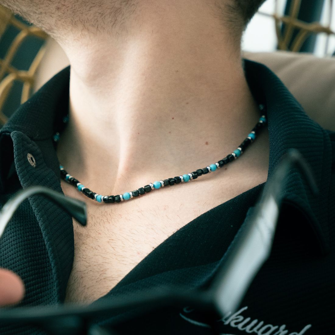 Collana Avana in howlite turchese e spinello | 4mm