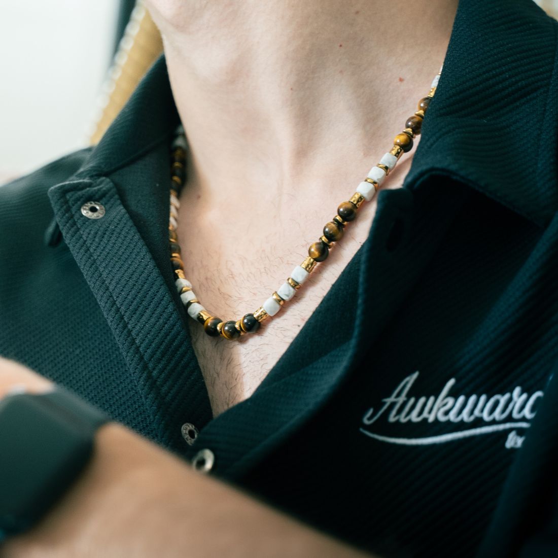 Collana Safari in occhio di tigre marrone e howlite bianca | 8mm