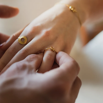 Gold-colored Intreccio Ring