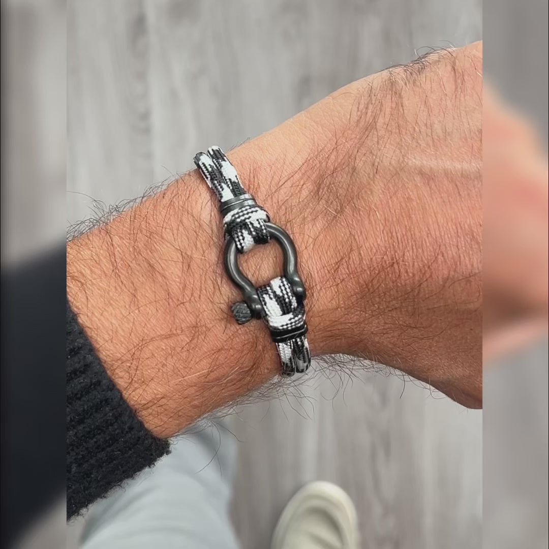 Carica video: Bracciale Titano Fulmine