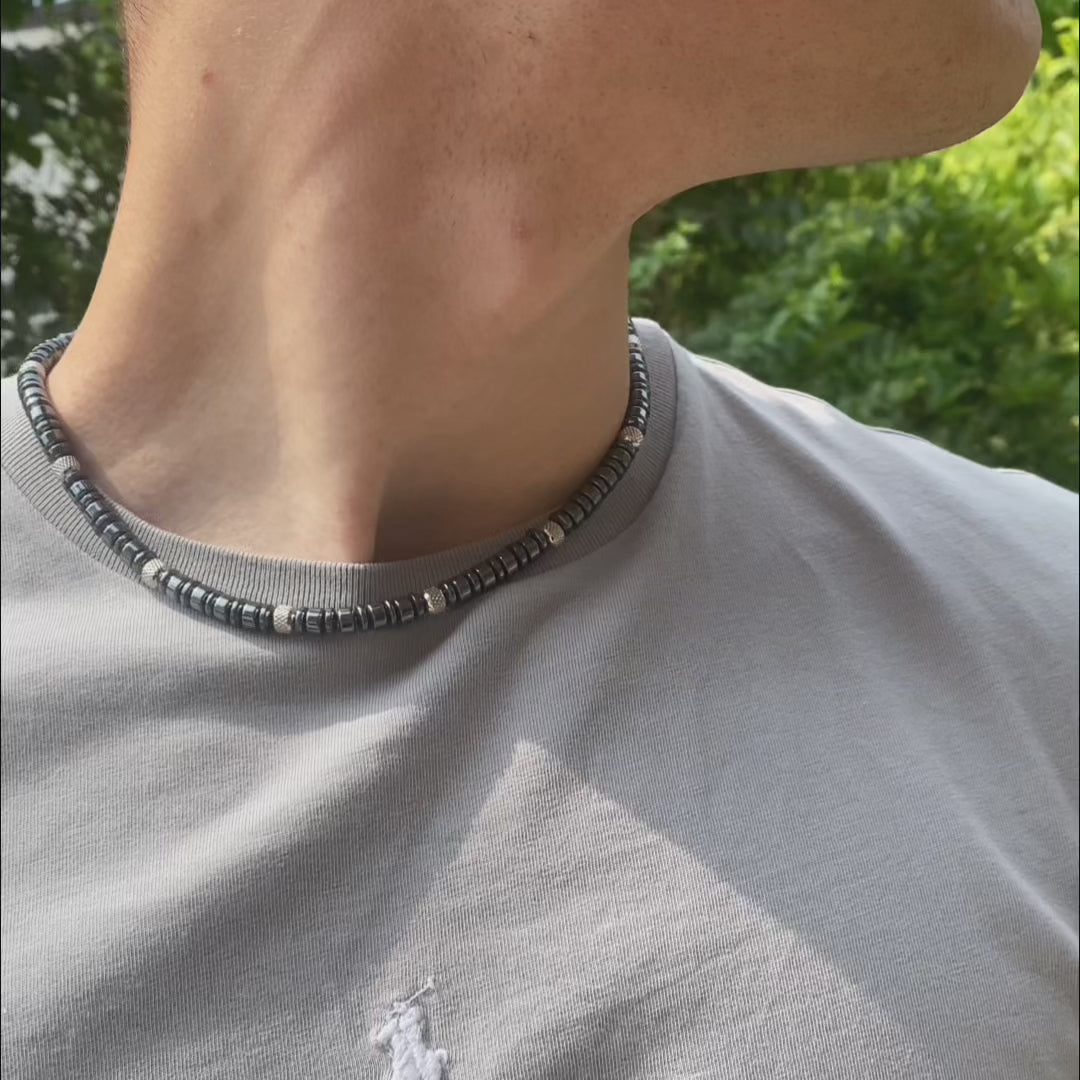 Carica video: Collana Sestier in ematite | 6mm