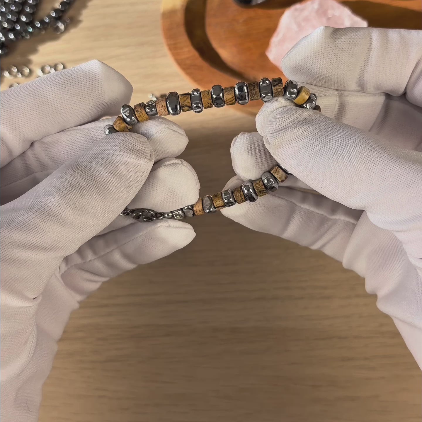 Carica video: Bracciale Zirmo in Jasper Australiano ed ematite