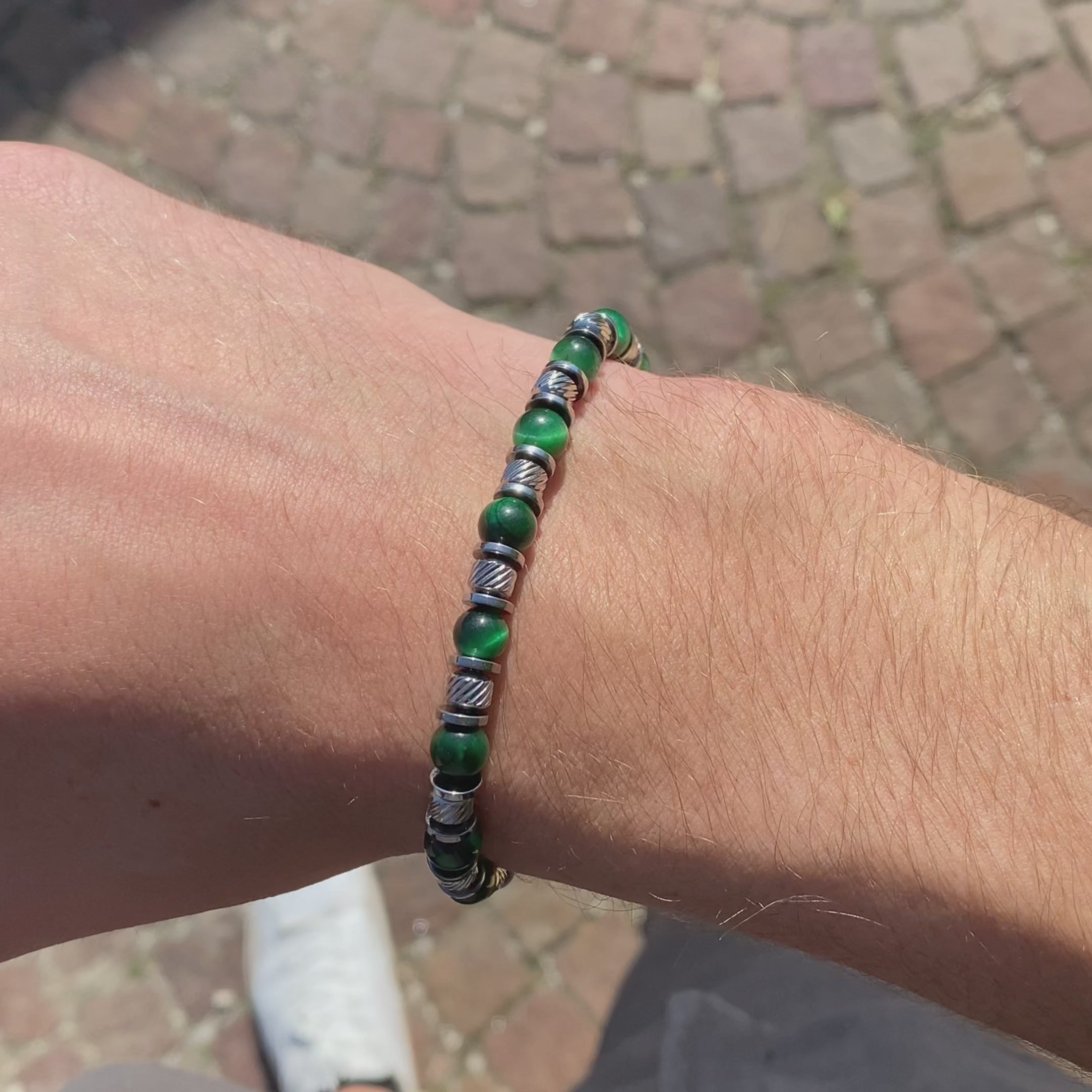 Carica video: Bracciale Tempra in occhio di tigre verde