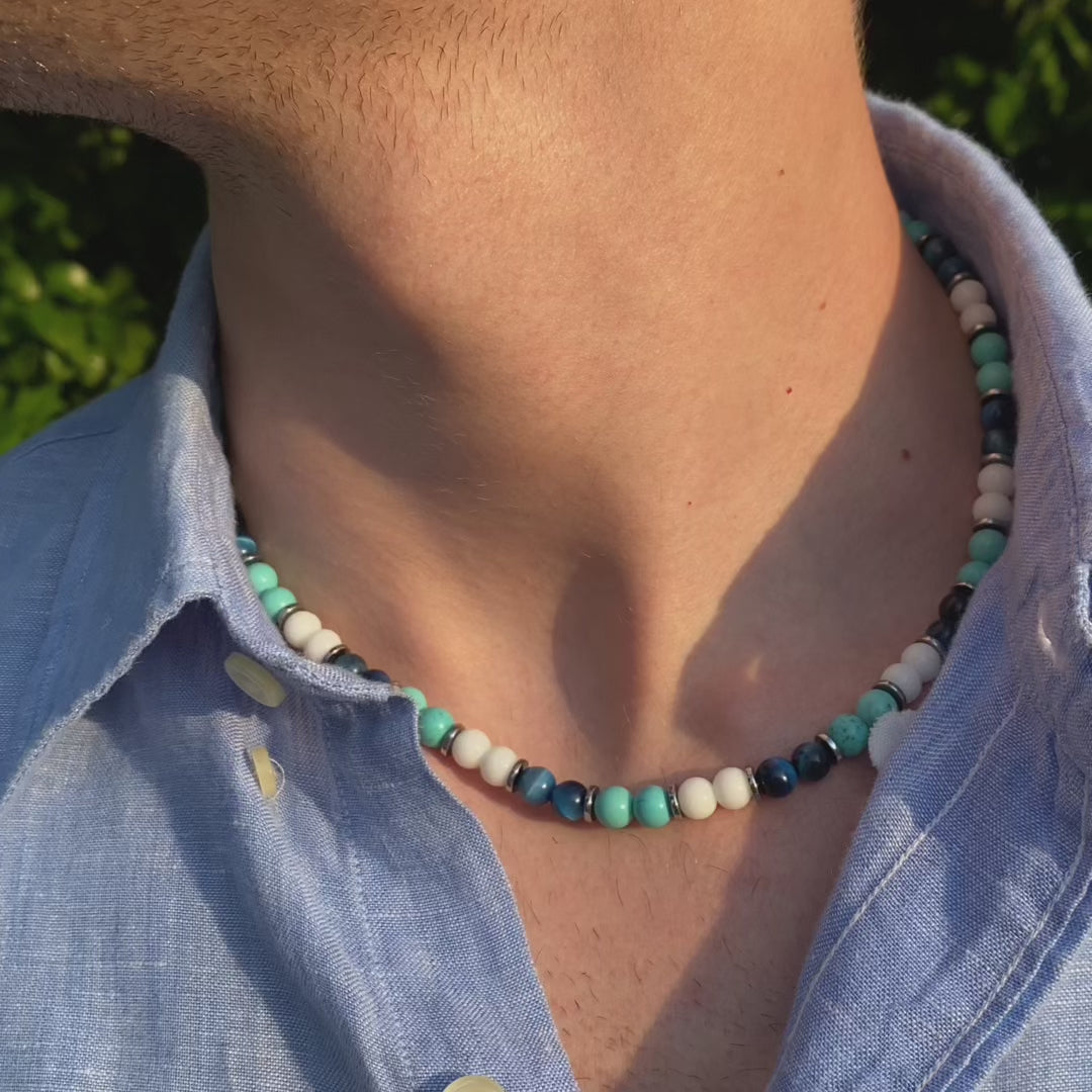 Carica video: Collana Lungomare uomo in occhio di tigre agata e howlite - Lab93Studio