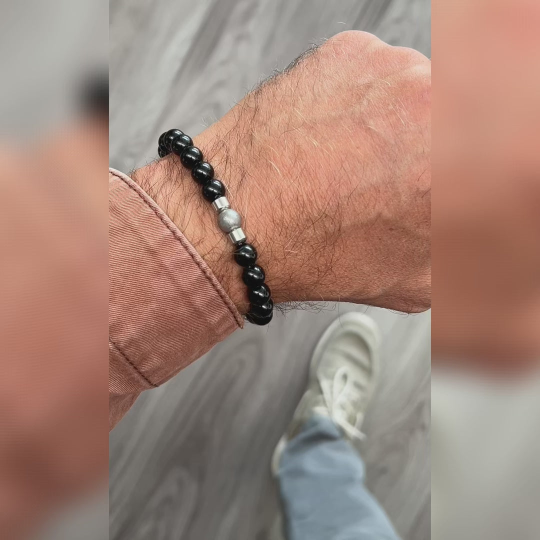 Carica video: Bracciale Cosmo in meteorite e tormalina | 8mm