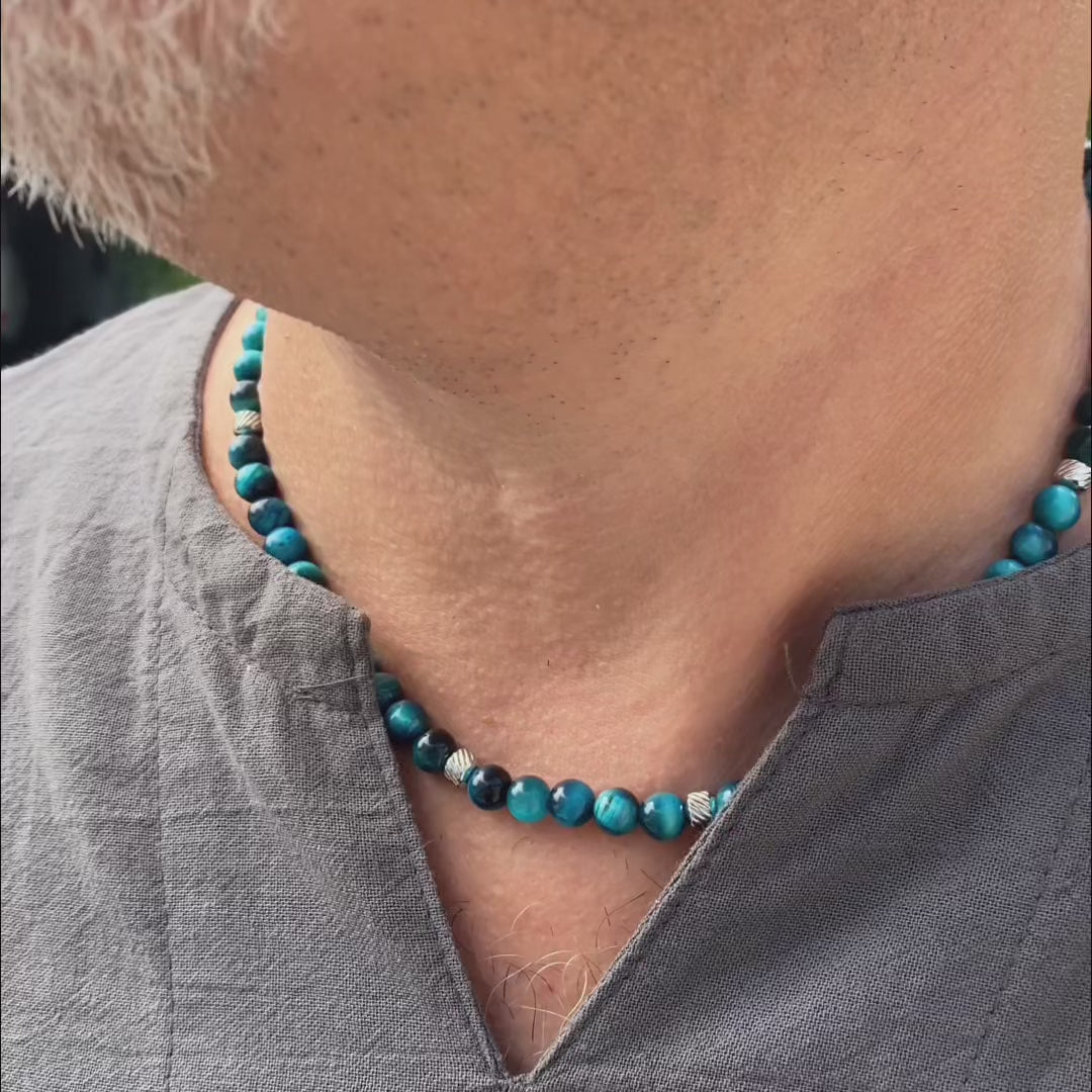 Carica video: Collana Doge in occhio di tigre | Blu zaffiro 6mm