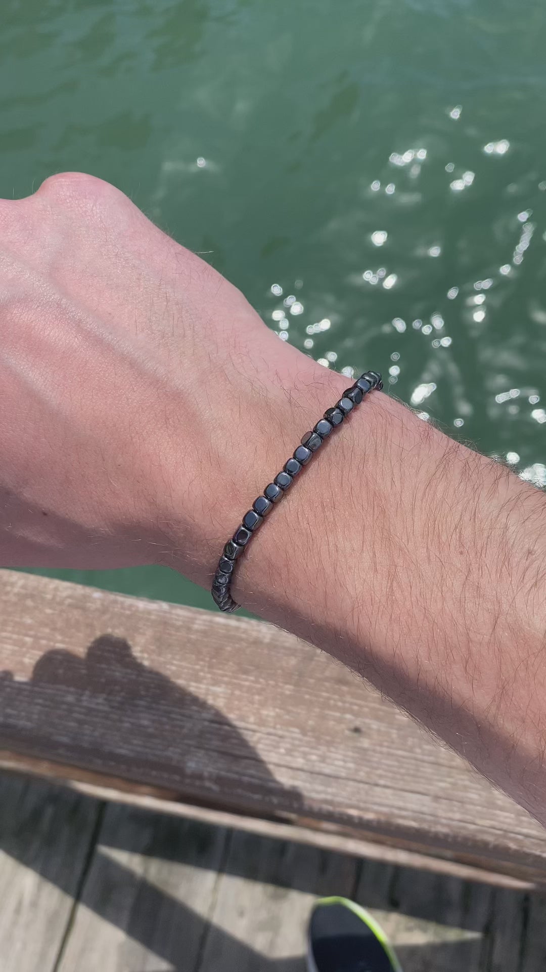 Carica video: Bracciale Palazzo in ematite