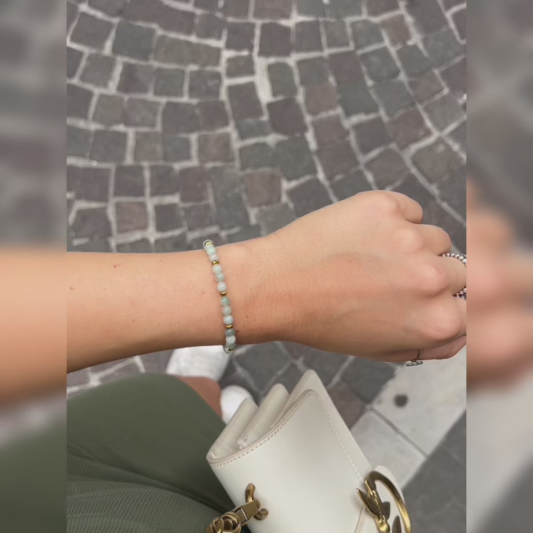 Carica video: Bracciale Respiro d'Oceano in Giada | 4mm