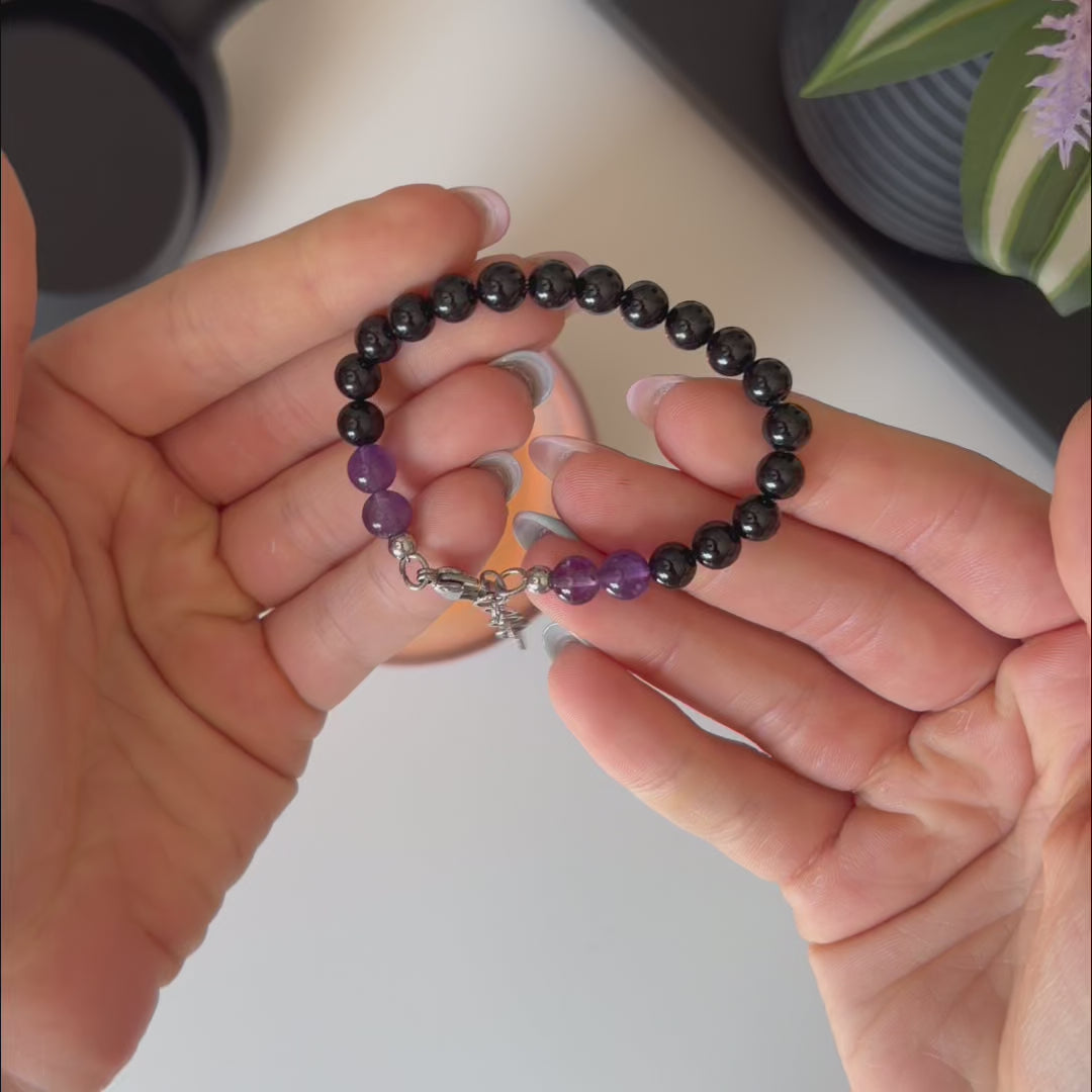 Carica video: Bracciale in tormalina e ametista | 6mm