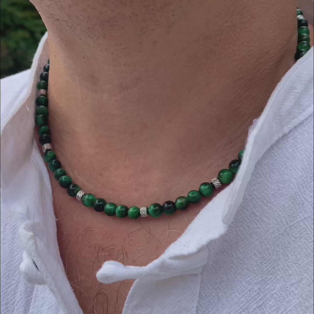Carica video: Collana Doge in occhio di tigre | Verde smeraldo 6mm