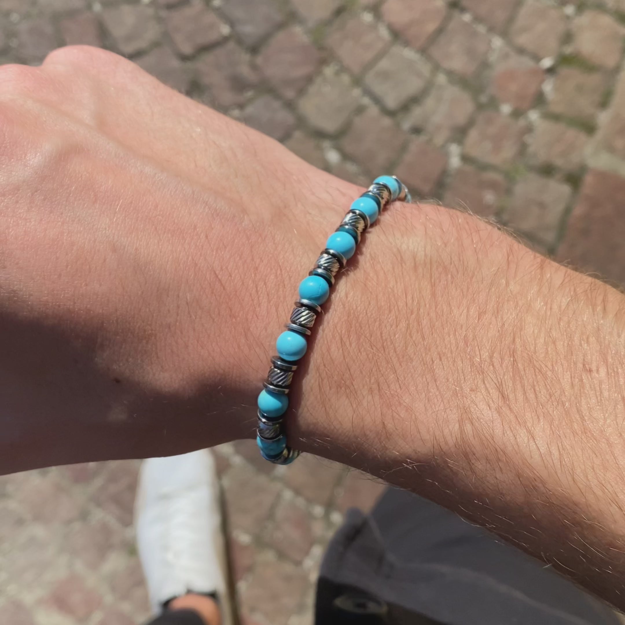 Carica video: Bracciale Eterna in Howlite turchese