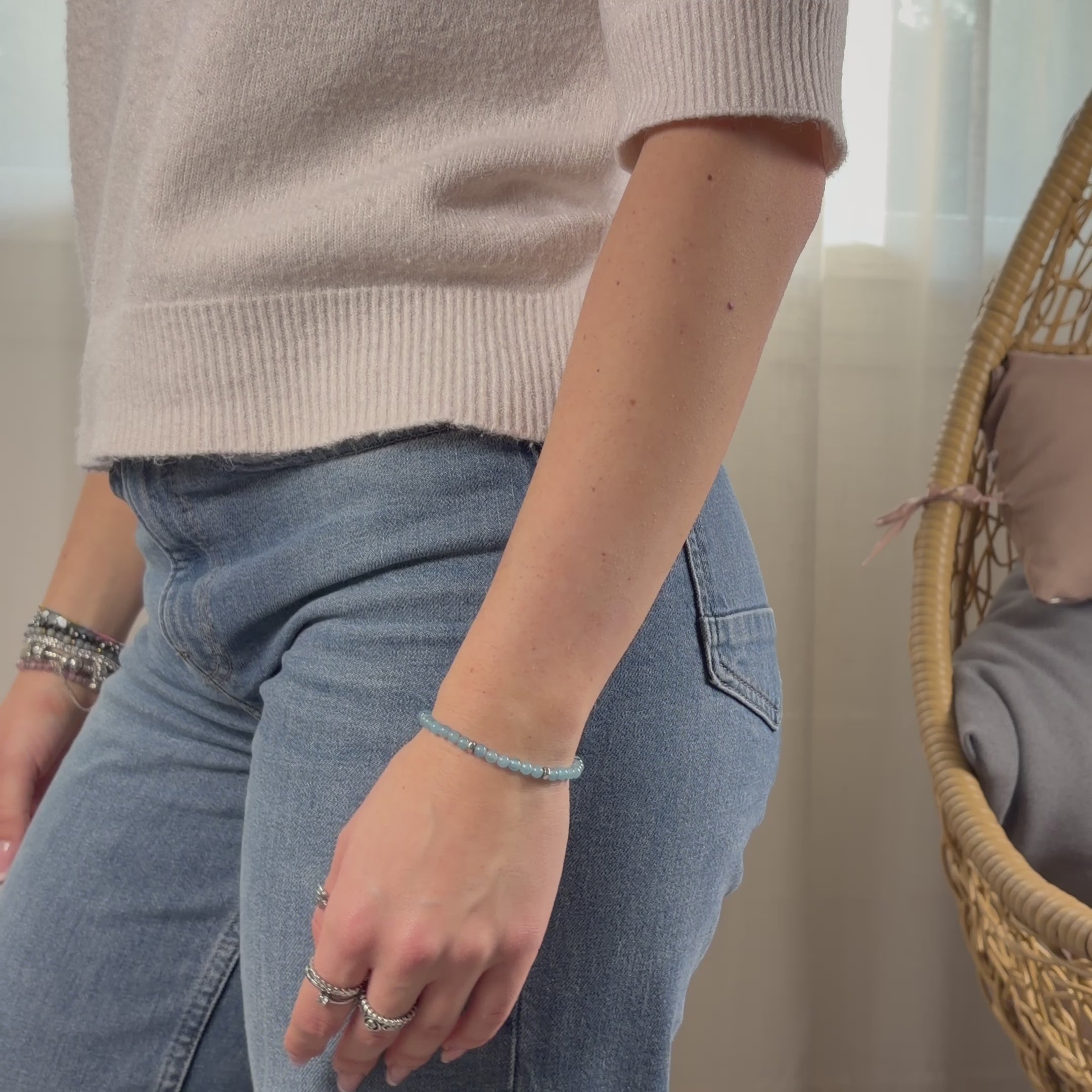 Carica video: Bracciale Serenità in Angelite azzurra
