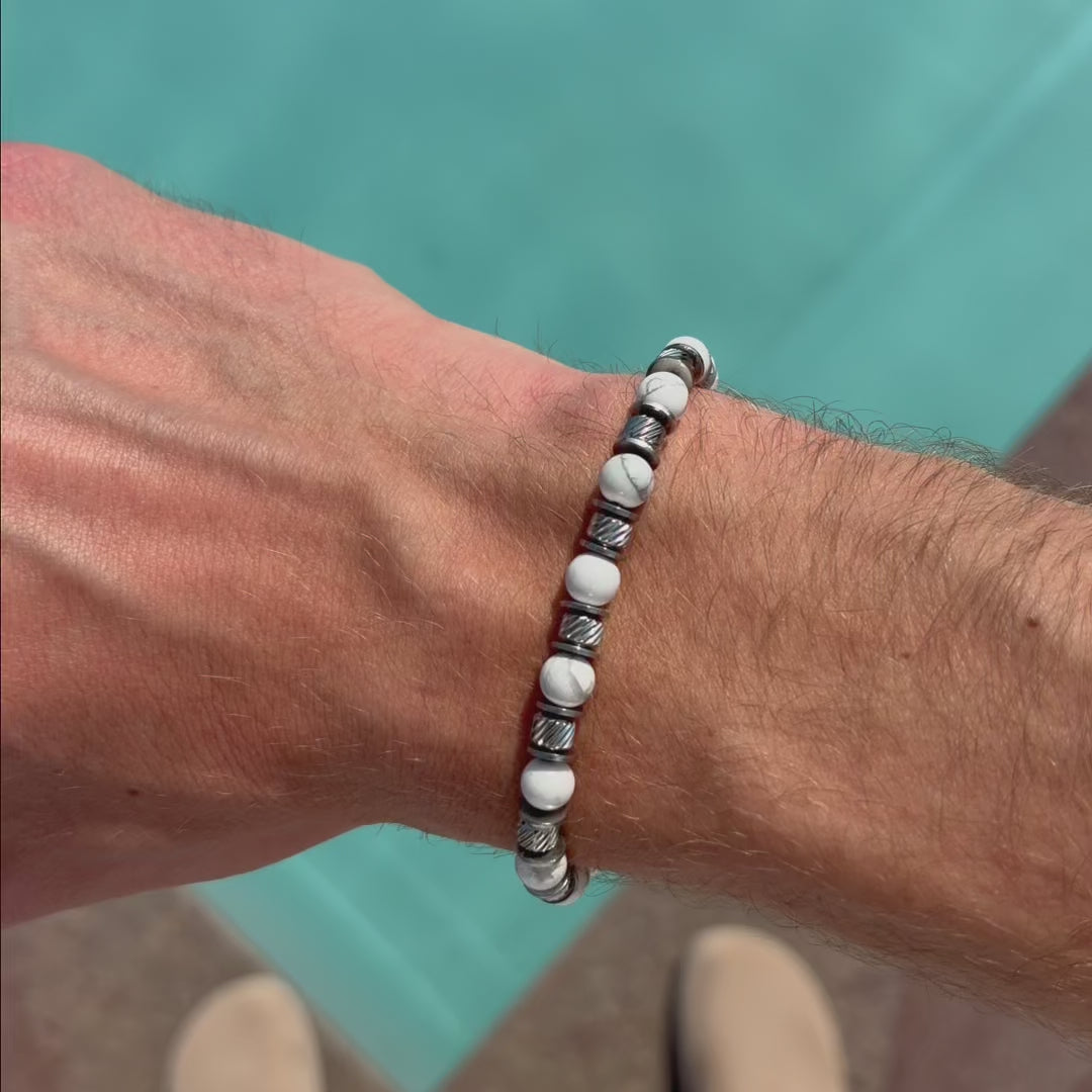 Carica video: Bracciale Equilibrio in Howlite bianca | 6mm