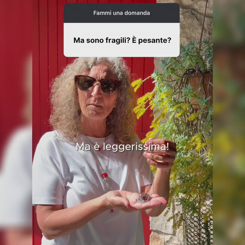 Collana in vetro di murano video indossato donna UGC