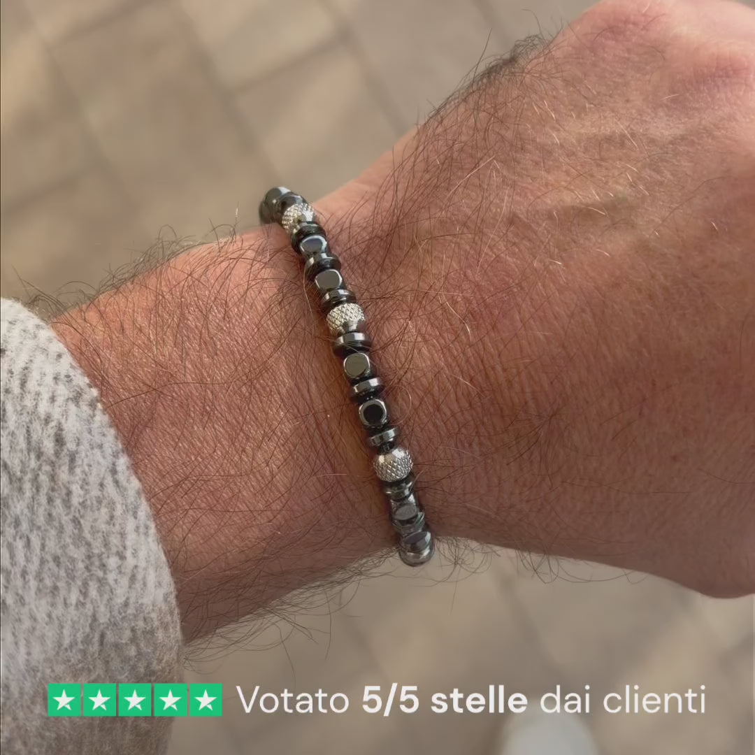 Carica video: Video indossato di un bracciale da uomo artigianale
