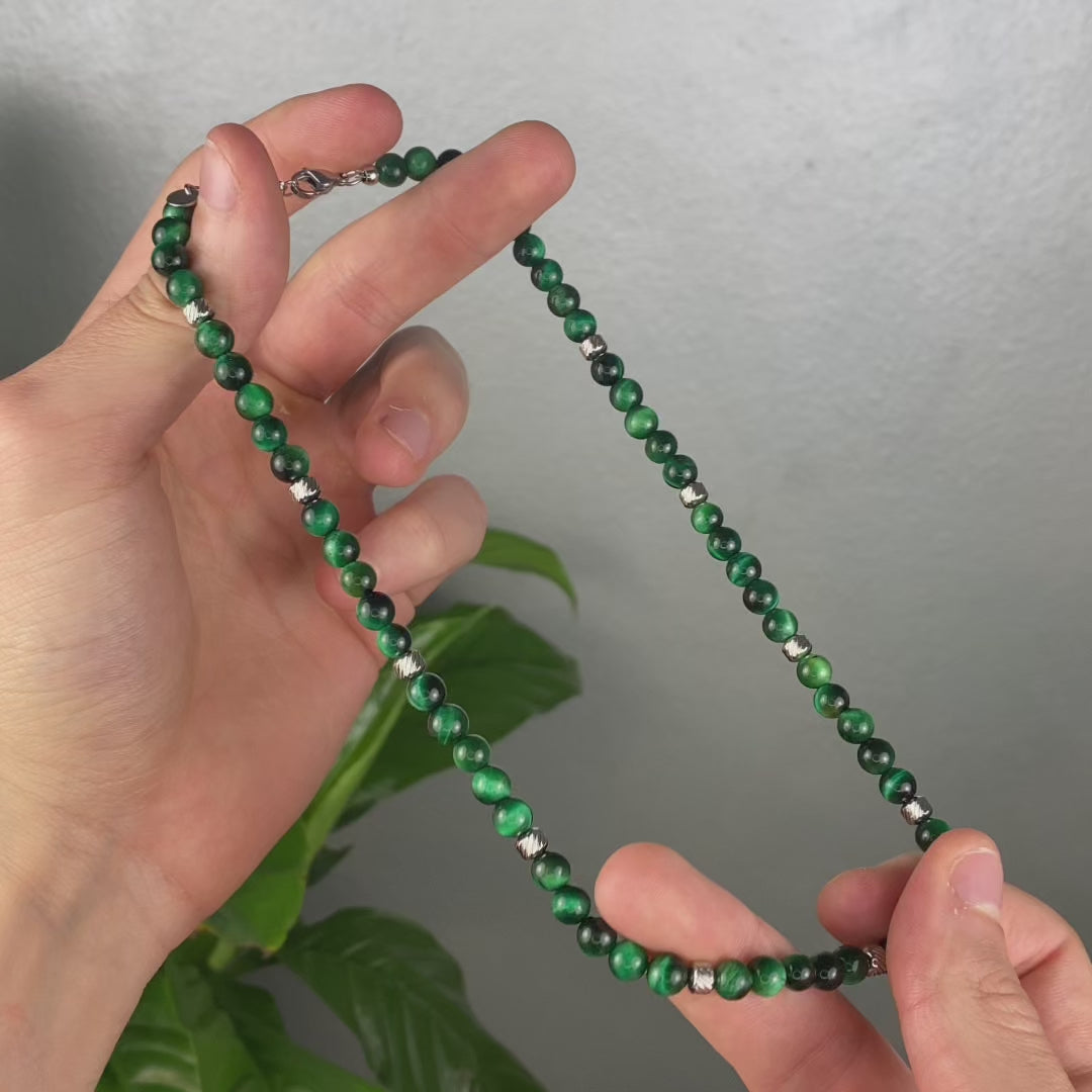 Carica video: Collana Doge in occhio di tigre | Verde smeraldo 6mm